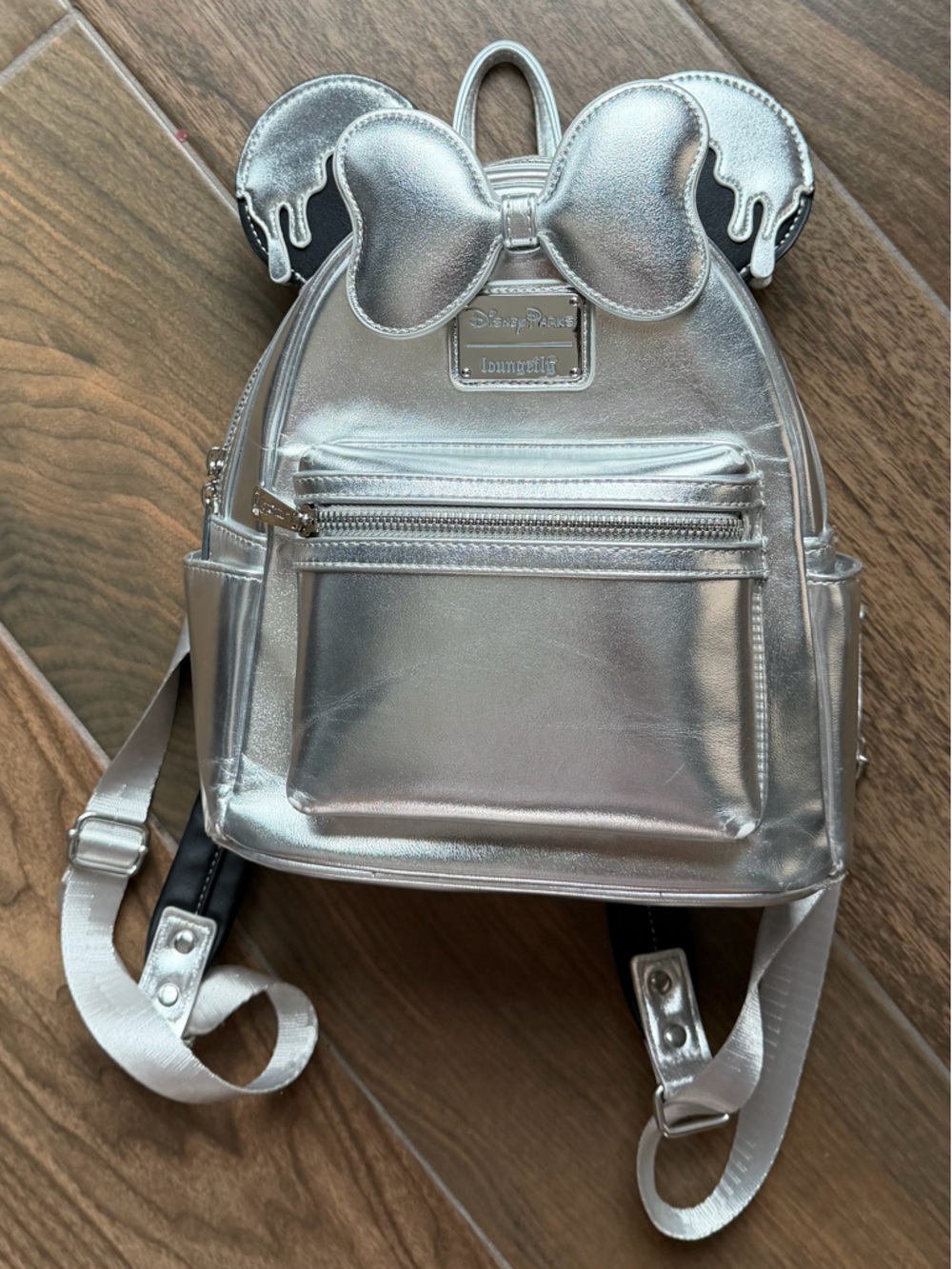 Loungefly Metallic 100th yrs Minnie Backpack (Limited Edition)